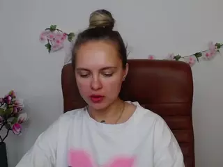 KhaleesiMoon's Live Sex Cam Show