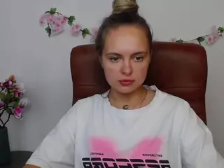 KhaleesiMoon's Live Sex Cam Show