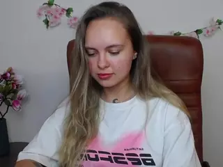 KhaleesiMoon's Live Sex Cam Show