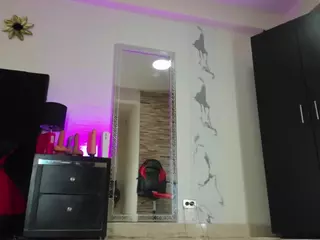 Akemirosse's Live Sex Cam Show