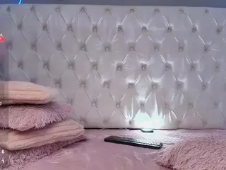 natashaa-black's Live Sex Cam Show