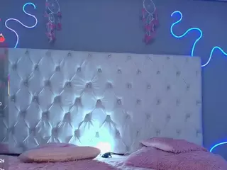 natashaa-black's Live Sex Cam Show