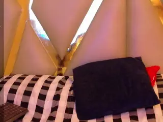 RedHotRaven's Live Sex Cam Show