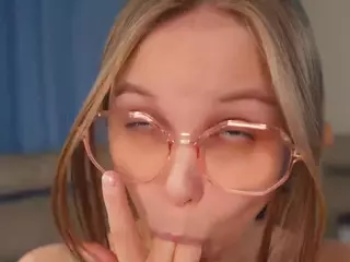 Elwyna's Live Sex Cam Show