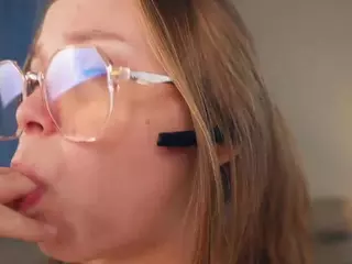 Elwyna's Live Sex Cam Show