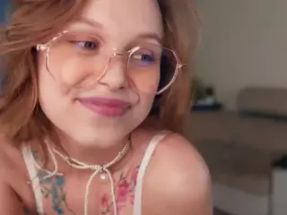 Elwyna's Live Sex Cam Show
