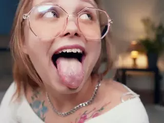 Elwyna's Live Sex Cam Show