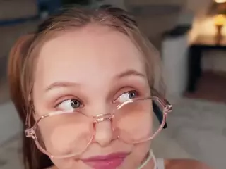 Elwyna's Live Sex Cam Show
