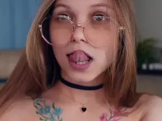 Elwyna's Live Sex Cam Show