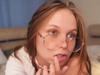 Elwyna's Live Sex Cam Show