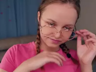 Elwyna's Live Sex Cam Show