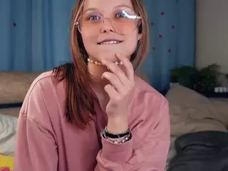Elwyna's Live Sex Cam Show