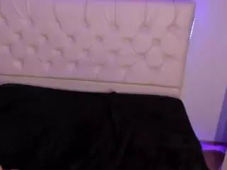 Pretty-Johnson's Live Sex Cam Show