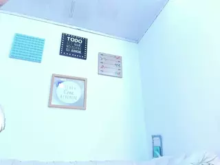 Pretty-Johnson's Live Sex Cam Show