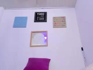 Pretty-Johnson's Live Sex Cam Show
