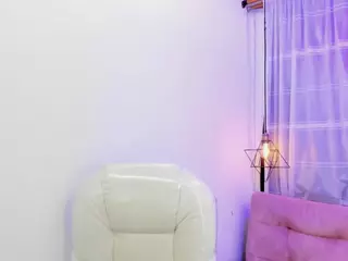 Pretty-Johnson's Live Sex Cam Show