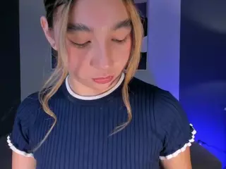 AdharaMoretti's Live Sex Cam Show