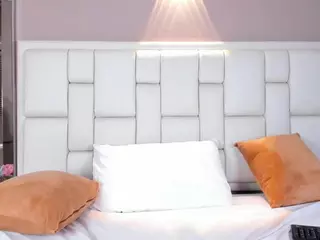 KathyMirrow's Live Sex Cam Show