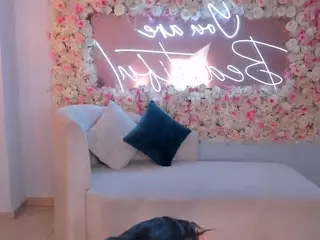 LarisaSmirnov1's Live Sex Cam Show