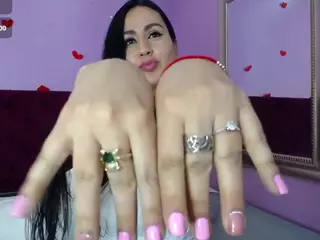 ValentinaJaramilloo's Live Sex Cam Show