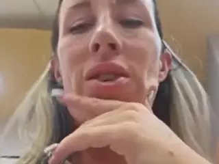 bmorganne420's Live Sex Cam Show