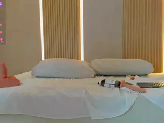 Serena-Foxx's Live Sex Cam Show