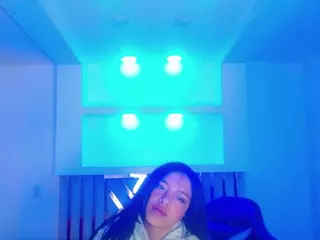 chloe1313's Live Sex Cam Show