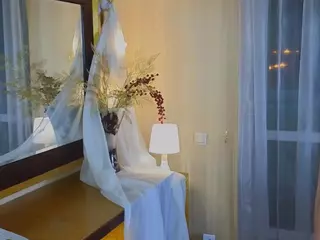 MonaBurge's Live Sex Cam Show