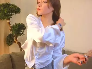 MonaBurge's Live Sex Cam Show