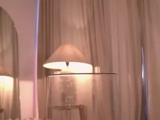 nadiablss's Live Sex Cam Show