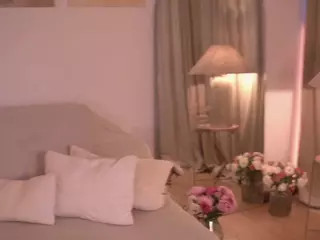nadiablss's Live Sex Cam Show