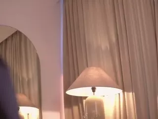 nadiablss's Live Sex Cam Show