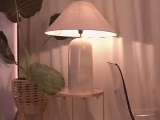nadiablss's Live Sex Cam Show