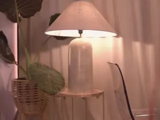 nadiablss's Live Sex Cam Show