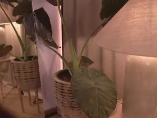 nadiablss's Live Sex Cam Show