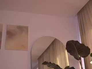 nadiablss's Live Sex Cam Show