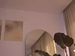 nadiablss's Live Sex Cam Show