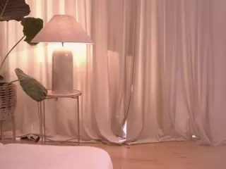 nadiablss's Live Sex Cam Show