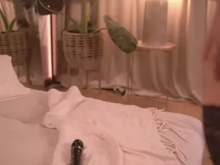 nadiablss's Live Sex Cam Show