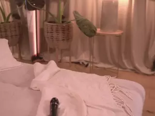 nadiablss's Live Sex Cam Show