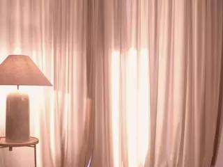 nadiablss's Live Sex Cam Show