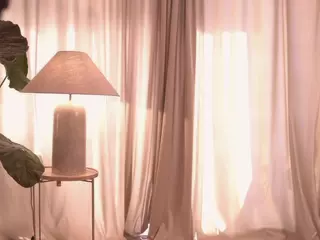 nadiablss's Live Sex Cam Show