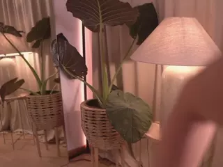 nadiablss's Live Sex Cam Show