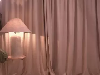 nadiablss's Live Sex Cam Show