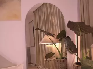 nadiablss's Live Sex Cam Show