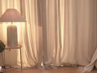 nadiablss's Live Sex Cam Show
