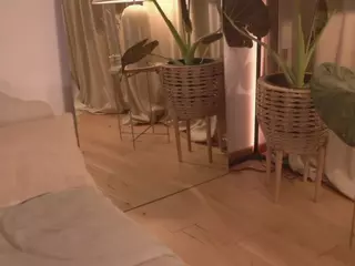 nadiablss's Live Sex Cam Show
