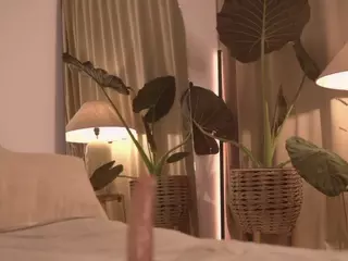 nadiablss's Live Sex Cam Show