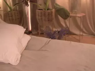 nadiablss's Live Sex Cam Show
