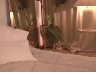 nadiablss's Live Sex Cam Show